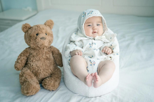 益阳宝宝吃不饱母乳的症状